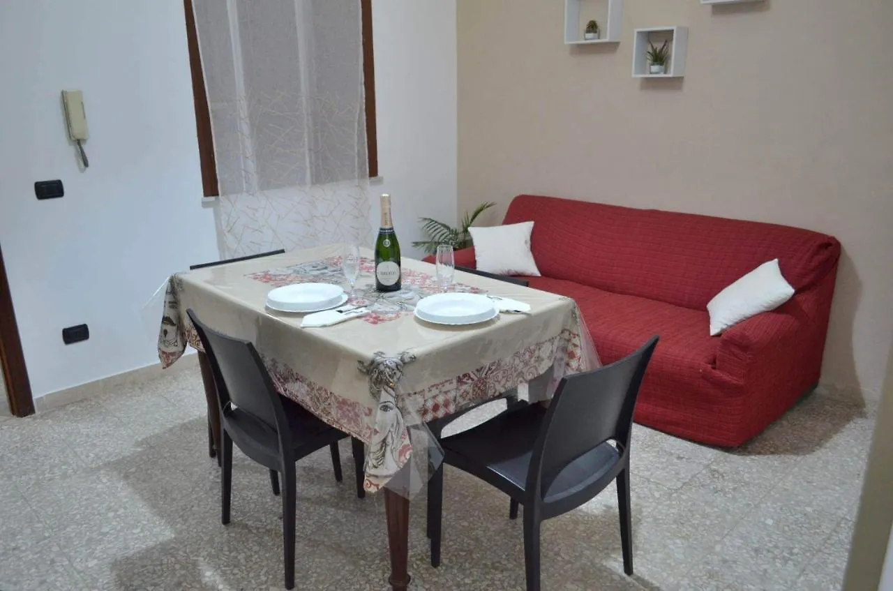 Casa Levante Augusta 0*,